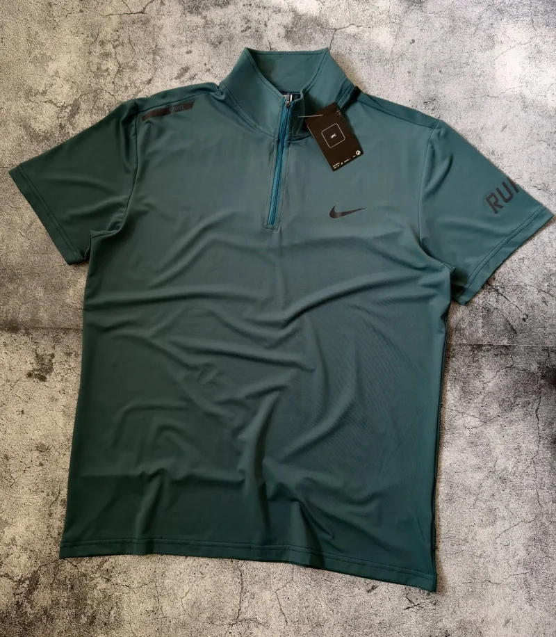 Franela Deportiva Nike Cuello Alto con Cierre - Imagen 3