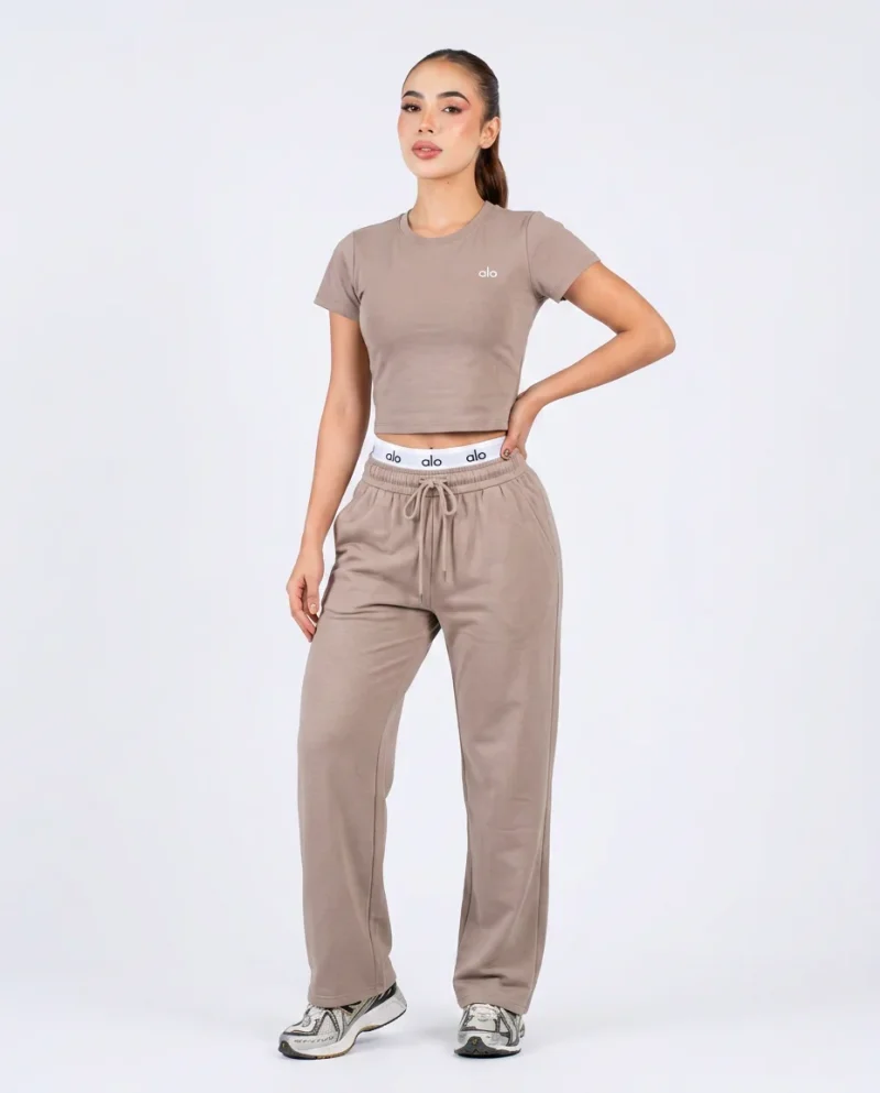 Set o Conjunto Viajero Alo T-Shirt y Pantalón Jogger - Imagen 3
