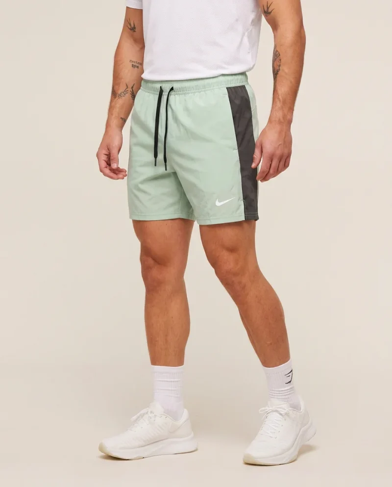 Shorts Deportivos Nike Tech - Imagen 2